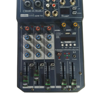 Grober Consola de mezcla de audio pasiva Grober ADM-T4 de 4 canales (2 mono/micrófono y 1 estéreo). Mesa compacta con interface USB para reproducción/grabación, conectividad Bluetooth y pantalla LCD. Dispone de Ecualizador de 3 bandas por canal, alimentación Phantom Power de +48V y efectos Delay o Reverb incorporados. Perfecta para músicos, estudios portátiles y creación de contenido.