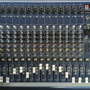 WhatsApp Image 2025-10-03 at 19.01.36 (3) Consola de mezcla analógica England Sound ES-FX16pro de 16 canales mono con interfaz USB y conectividad Bluetooth de 24 bits. Incluye un potente procesador DSP con 256 efectos digitales, Ecualizador gráfico de 7 bandas y alimentación Phantom Power de +48V en todos los canales de micrófono. Diseño robusto y metálico con faders deslizantes y botones SOLO por canal, ideal para eventos en vivo, iglesias y estudios de grabación profesional.