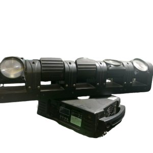 WhatsApp_Image_2025-10-03_at_20.22.21-removebg-preview Luz LED Robótica tipo Barra Infinita (Moving Bar) con 5 cabezas móviles independientes. Cada cabezal está equipado con LEDs de alta potencia RGBW (4-en-1) y ofrece movimiento PAN/TILT infinito de 360 grados. Crea efectos de haz concentrado (beam) dinámicos y rápidos. Control profesional vía DMX, con modos automático y por sonido. Ideal para escenarios, discotecas, y efectos visuales impactantes de alta velocidad y cobertura.